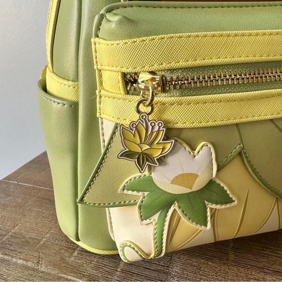 Loungefly EXCLUSIVE The Princess & the Frog Tiana Figural Mini Backpack - NWT - Picture 7 of 8
